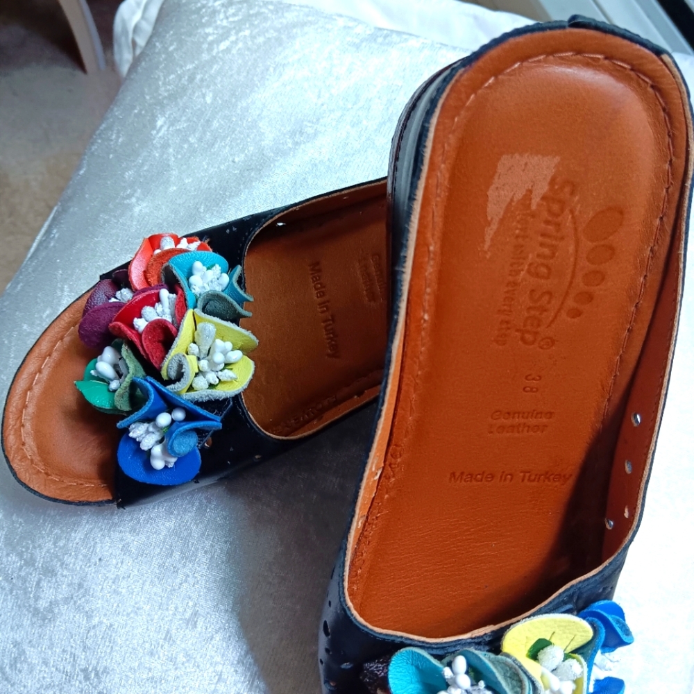 Spring Step Floral Sandals. Size 38 (6.5/7).